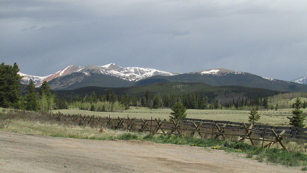 how far is mount evans from denver